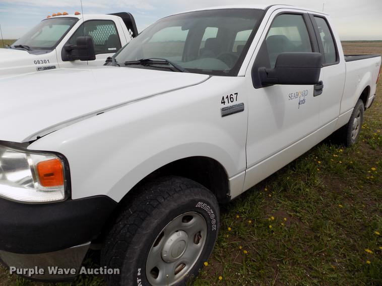 image for item FG9399 2005 Ford F150 XL SuperCab pickup truck