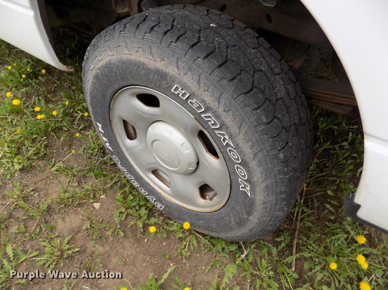 image for item FG9399 2005 Ford F150 XL SuperCab pickup truck