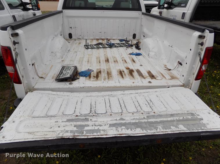 image for item FG9399 2005 Ford F150 XL SuperCab pickup truck