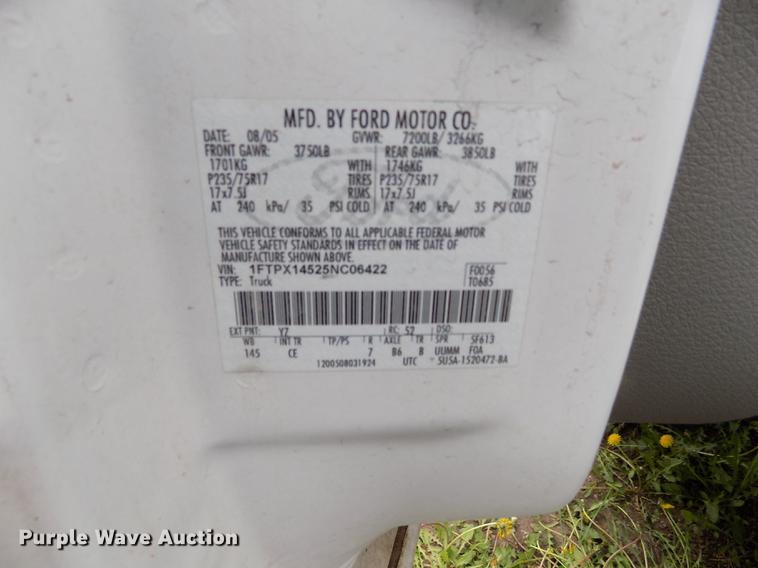 image for item FG9399 2005 Ford F150 XL SuperCab pickup truck