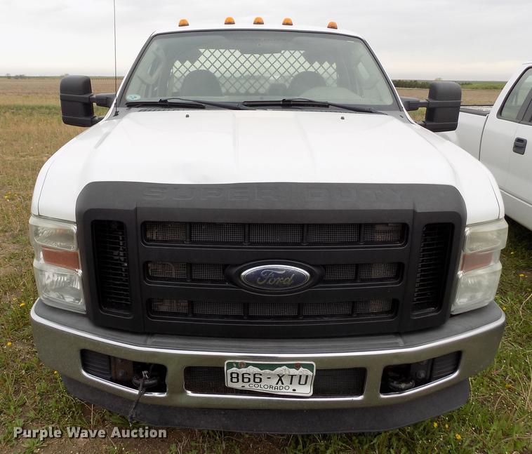image for item FG9400 2008 Ford F350 Super Duty XL flatbed pickup truck