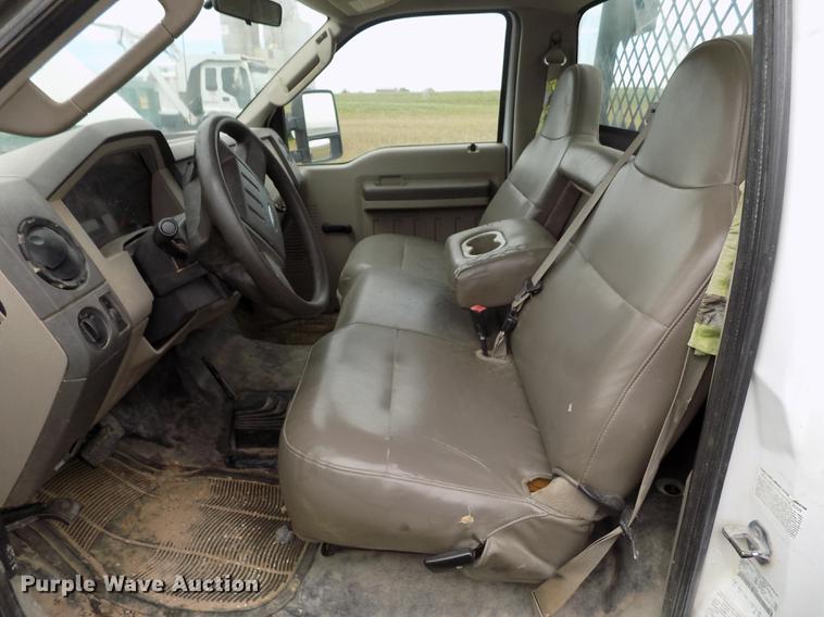 image for item FG9400 2008 Ford F350 Super Duty XL flatbed pickup truck
