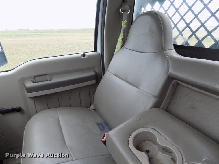 image for item FG9400 2008 Ford F350 Super Duty XL flatbed pickup truck