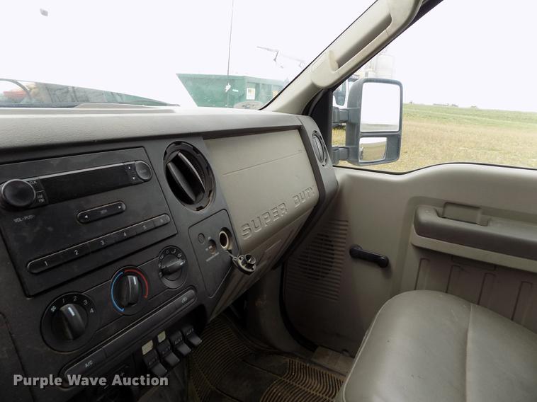 image for item FG9400 2008 Ford F350 Super Duty XL flatbed pickup truck