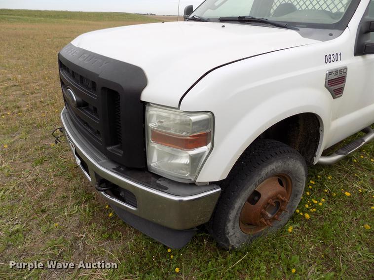 image for item FG9400 2008 Ford F350 Super Duty XL flatbed pickup truck
