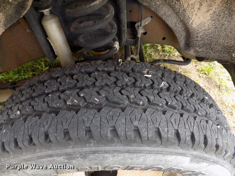 image for item FG9400 2008 Ford F350 Super Duty XL flatbed pickup truck