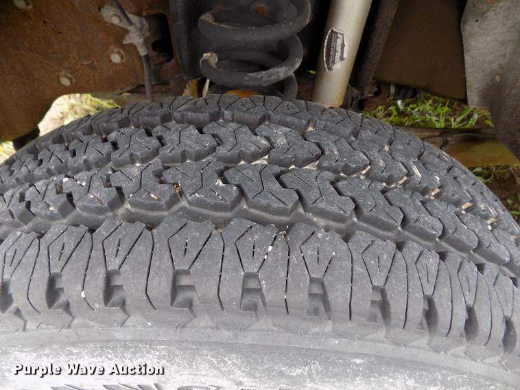 image for item FG9400 2008 Ford F350 Super Duty XL flatbed pickup truck