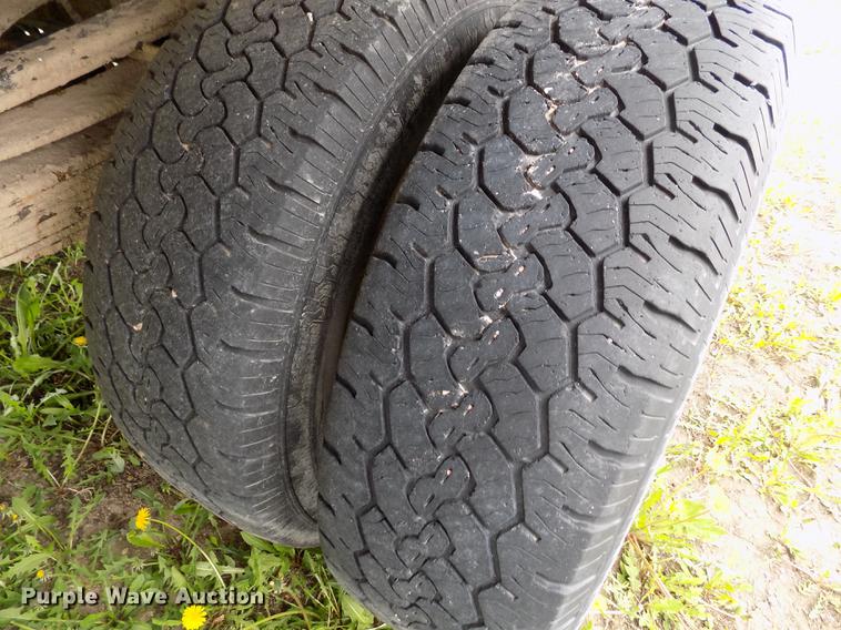 image for item FG9400 2008 Ford F350 Super Duty XL flatbed pickup truck