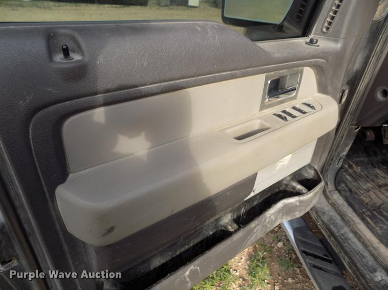 image for item FG9413 2010 Ford F150 XLT SuperCrew pickup truck