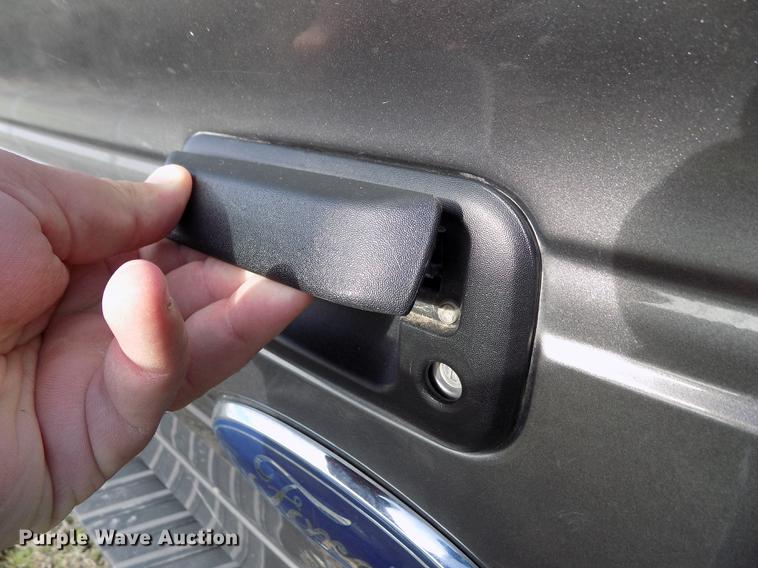 image for item FG9413 2010 Ford F150 XLT SuperCrew pickup truck