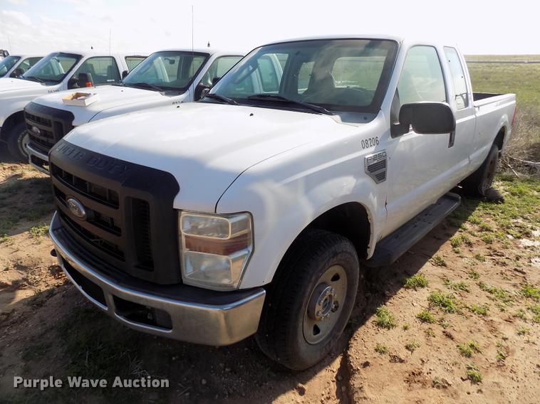image for item FG9415 2008 Ford F250 Super Duty XL SuperCab pickup truck