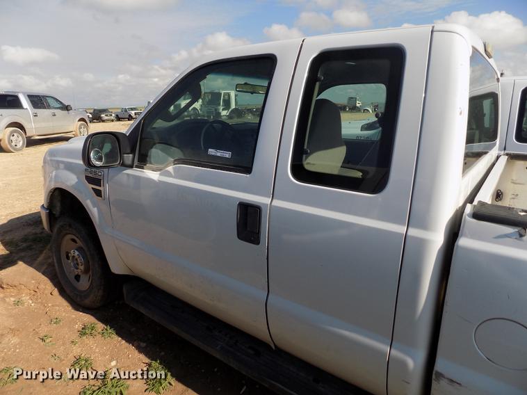 image for item FG9415 2008 Ford F250 Super Duty XL SuperCab pickup truck