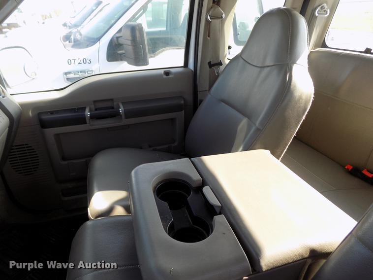 image for item FG9415 2008 Ford F250 Super Duty XL SuperCab pickup truck