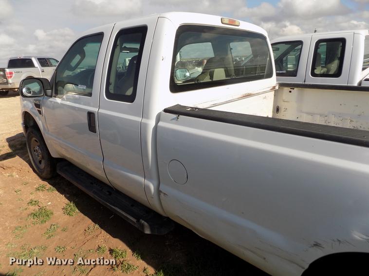 image for item FG9415 2008 Ford F250 Super Duty XL SuperCab pickup truck