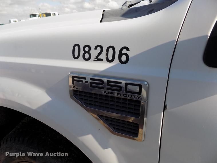 image for item FG9415 2008 Ford F250 Super Duty XL SuperCab pickup truck