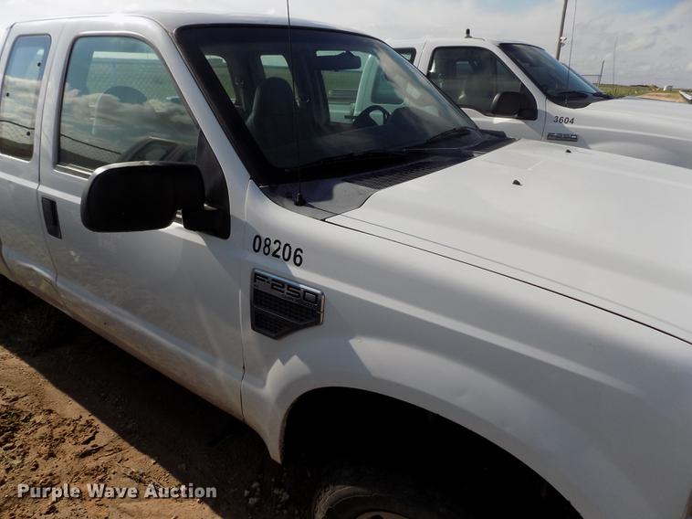 image for item FG9415 2008 Ford F250 Super Duty XL SuperCab pickup truck