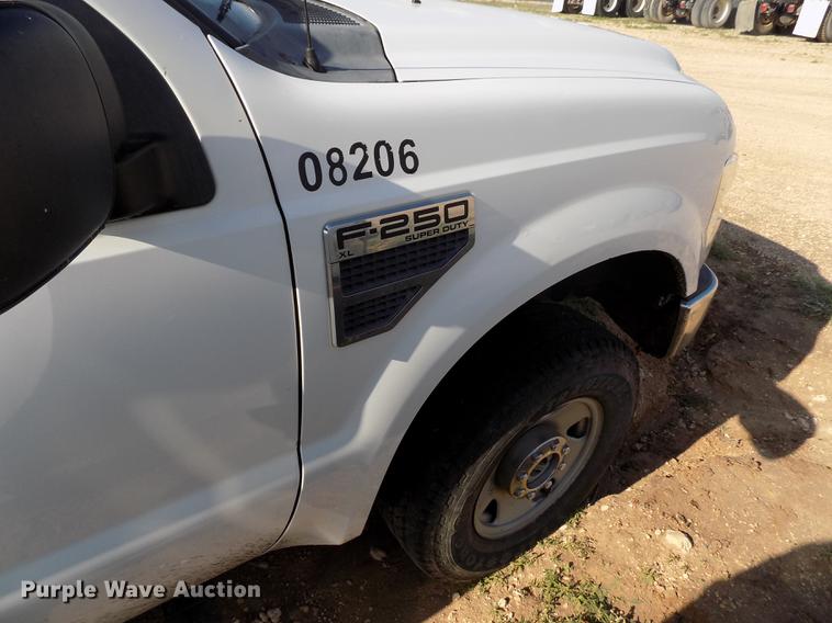 image for item FG9415 2008 Ford F250 Super Duty XL SuperCab pickup truck