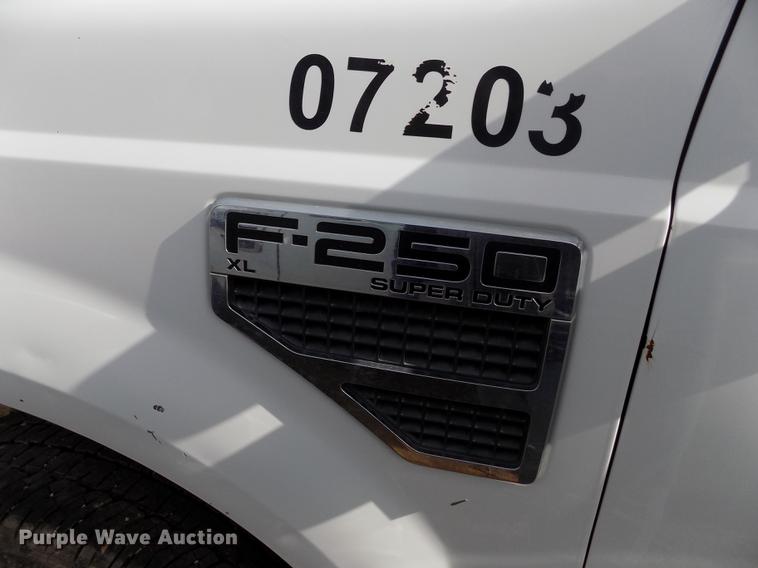 image for item FG9416 2008 Ford F250 Super Duty XL SuperCab pickup truck