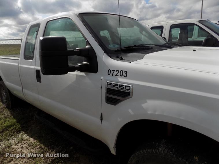 image for item FG9416 2008 Ford F250 Super Duty XL SuperCab pickup truck