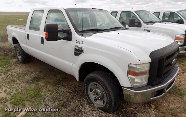 image for item FG9417 2008 Ford F250 Super Duty XL Crew Cab pickup truck