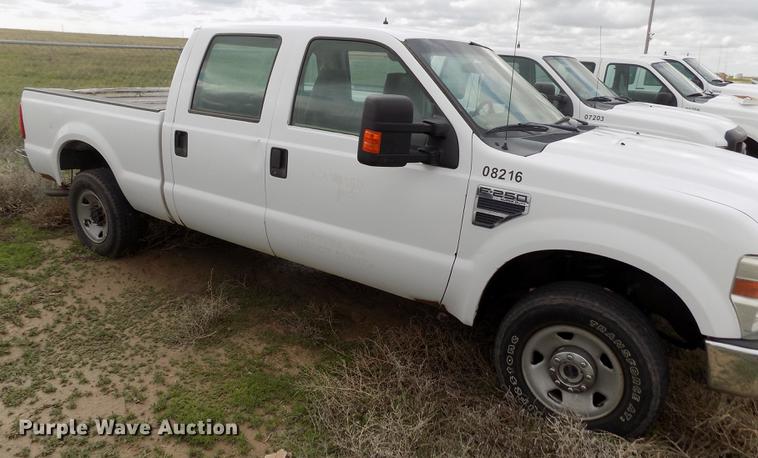 image for item FG9417 2008 Ford F250 Super Duty XL Crew Cab pickup truck