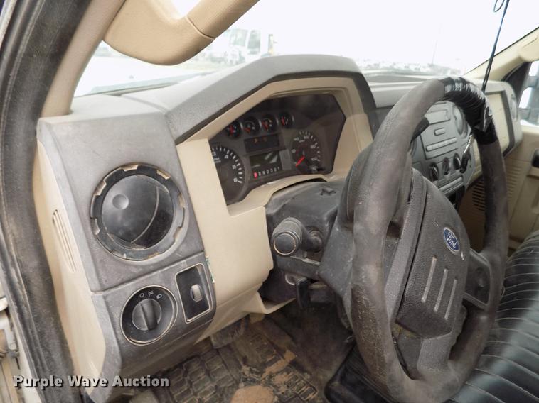 image for item FG9417 2008 Ford F250 Super Duty XL Crew Cab pickup truck