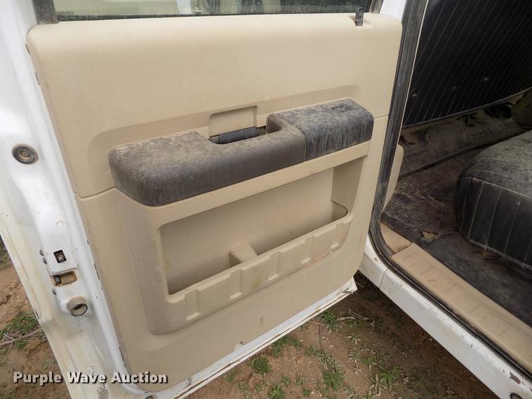 image for item FG9417 2008 Ford F250 Super Duty XL Crew Cab pickup truck