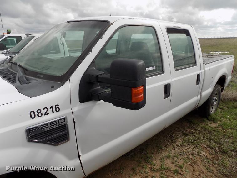 image for item FG9417 2008 Ford F250 Super Duty XL Crew Cab pickup truck