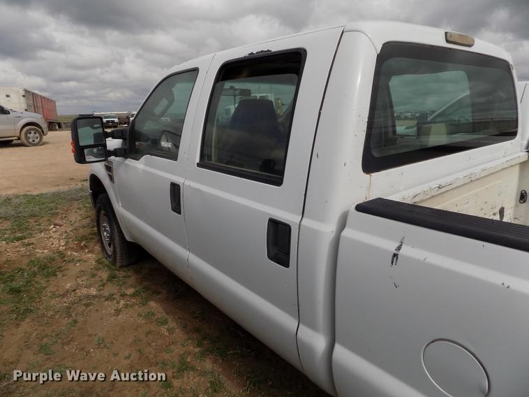 image for item FG9417 2008 Ford F250 Super Duty XL Crew Cab pickup truck