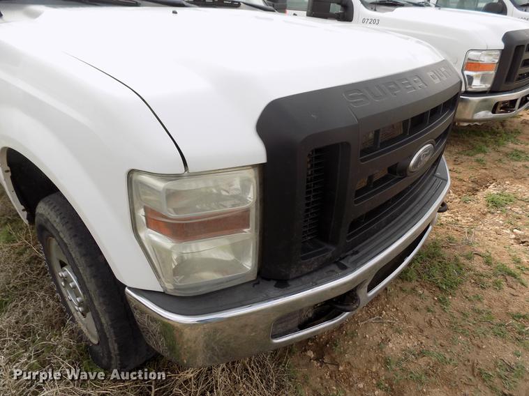 image for item FG9417 2008 Ford F250 Super Duty XL Crew Cab pickup truck