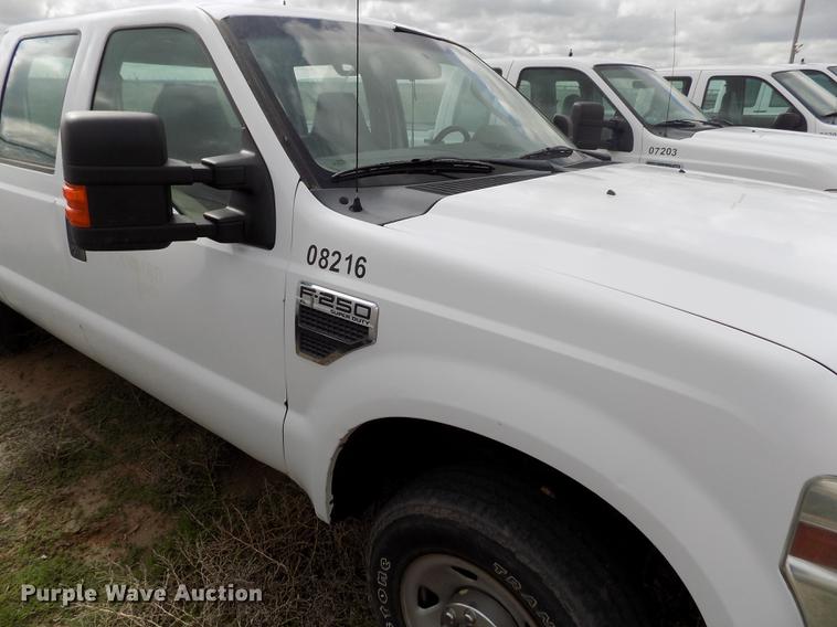 image for item FG9417 2008 Ford F250 Super Duty XL Crew Cab pickup truck