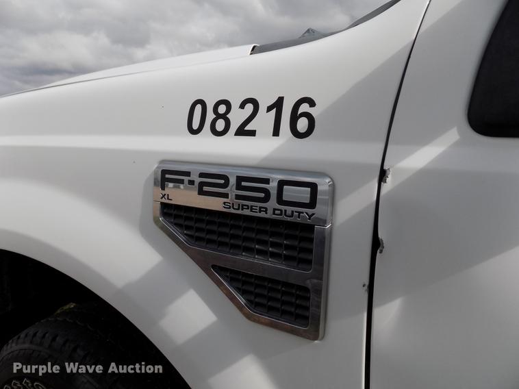 image for item FG9417 2008 Ford F250 Super Duty XL Crew Cab pickup truck