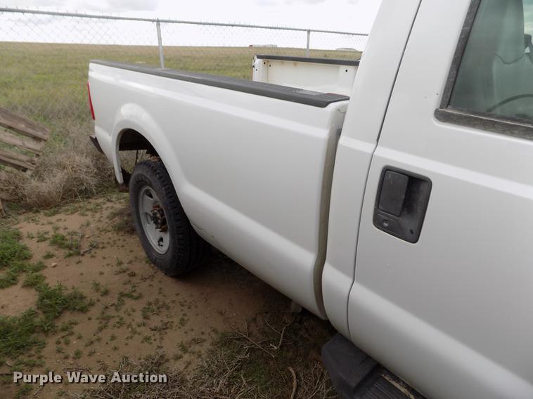 image for item FG9418 2008 Ford F250 Super Duty XL pickup truck