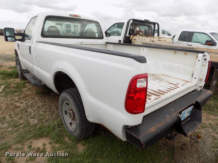 image for item FG9418 2008 Ford F250 Super Duty XL pickup truck