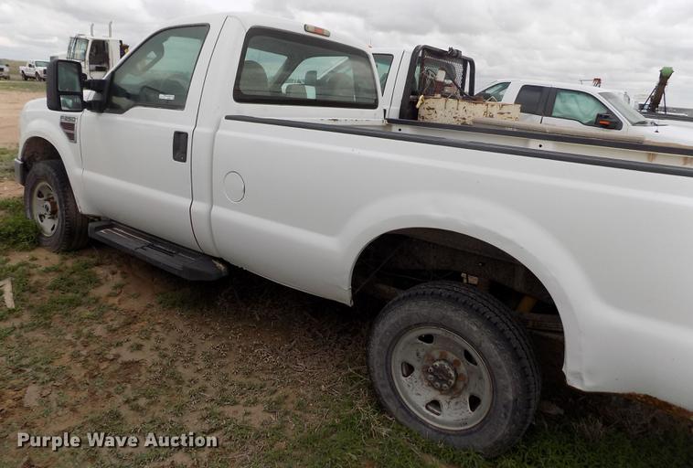 image for item FG9418 2008 Ford F250 Super Duty XL pickup truck