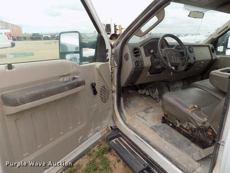image for item FG9418 2008 Ford F250 Super Duty XL pickup truck