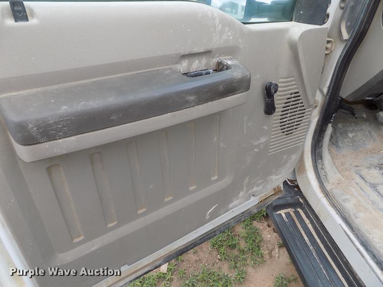 image for item FG9418 2008 Ford F250 Super Duty XL pickup truck