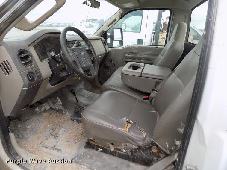 image for item FG9418 2008 Ford F250 Super Duty XL pickup truck