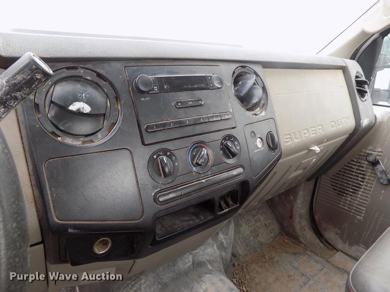 image for item FG9418 2008 Ford F250 Super Duty XL pickup truck