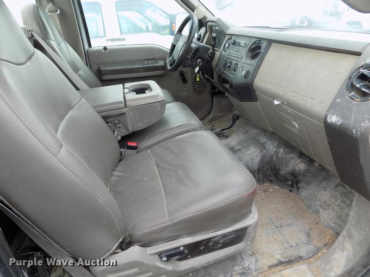 image for item FG9418 2008 Ford F250 Super Duty XL pickup truck