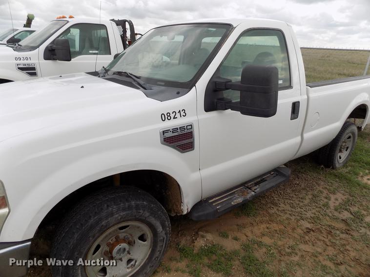 image for item FG9418 2008 Ford F250 Super Duty XL pickup truck