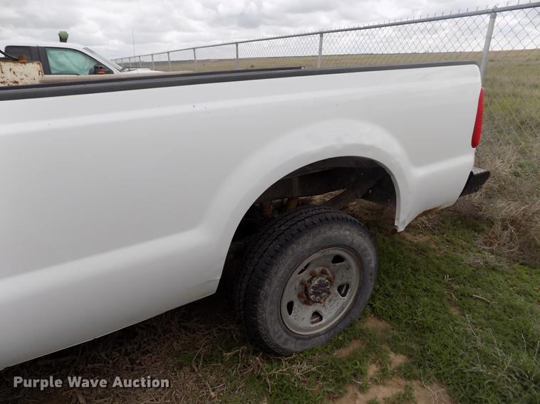 image for item FG9418 2008 Ford F250 Super Duty XL pickup truck