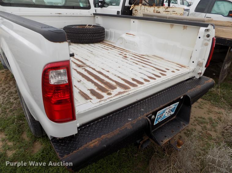 image for item FG9418 2008 Ford F250 Super Duty XL pickup truck