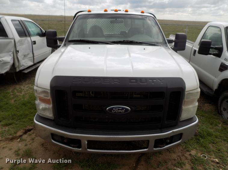 image for item FG9419 2009 Ford F350 Super Duty XL flatbed pickup truck