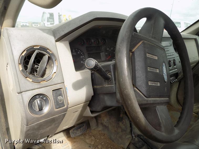 image for item FG9419 2009 Ford F350 Super Duty XL flatbed pickup truck