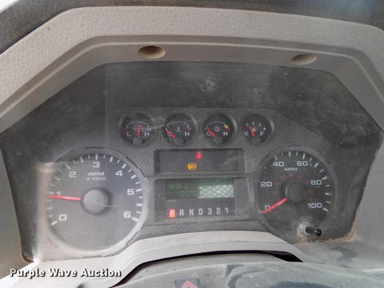 image for item FG9419 2009 Ford F350 Super Duty XL flatbed pickup truck