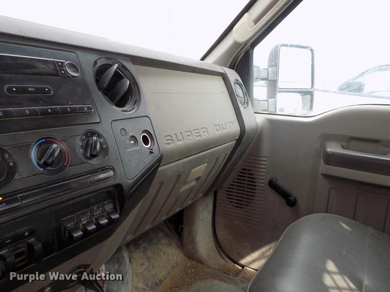 image for item FG9419 2009 Ford F350 Super Duty XL flatbed pickup truck