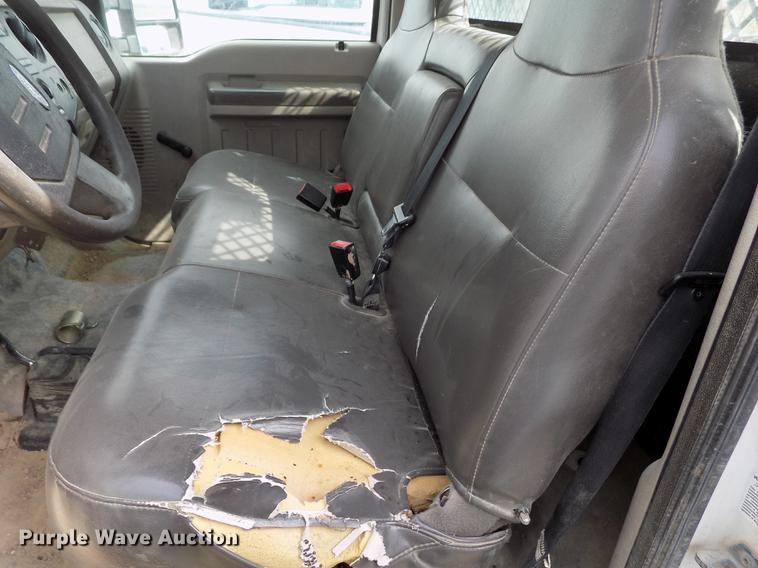 image for item FG9419 2009 Ford F350 Super Duty XL flatbed pickup truck