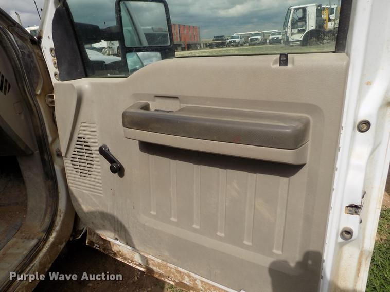 image for item FG9419 2009 Ford F350 Super Duty XL flatbed pickup truck