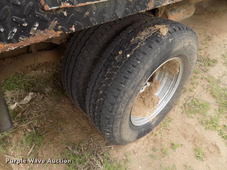 image for item FG9419 2009 Ford F350 Super Duty XL flatbed pickup truck